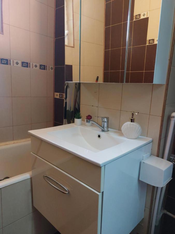 Apartament Central Renovat 3 Camere Bucharest Luaran gambar